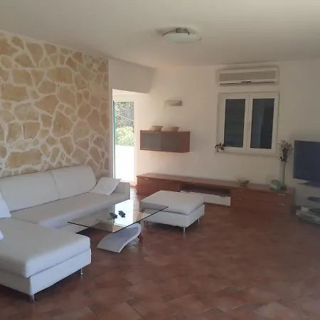 Ilicic Apartment Supetar