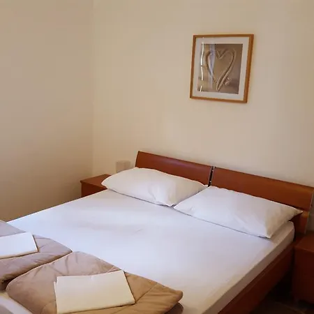 Ilicic Apartment Supetar